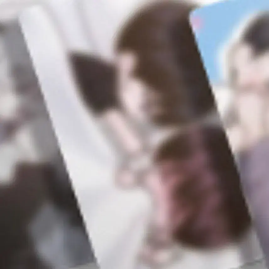 간절하게 구함)봄툰 오픈컴퍼니 월요일의 구원자 기프트 포카 특전 구합니다!!