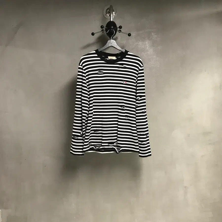 *메종키츠네 단가라 긴팔 티셔츠 S