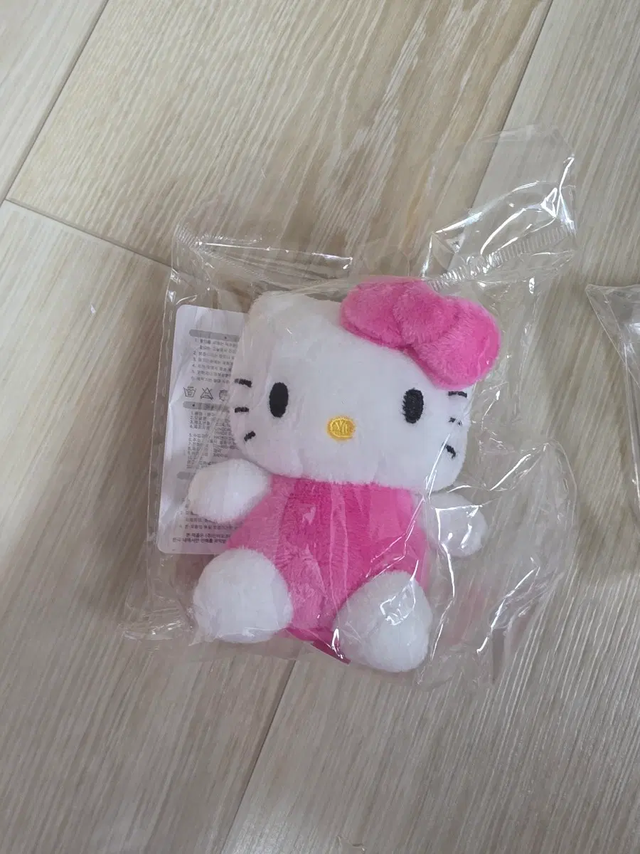 헬로키티 인형 핑크