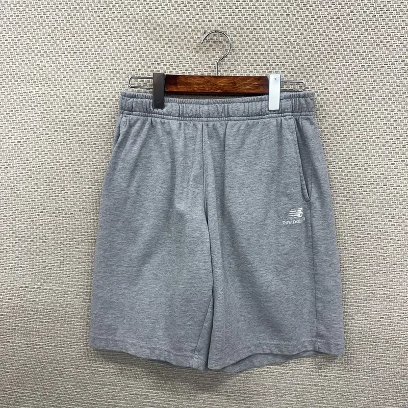 뉴발란스 츄리닝 반바지 M H00585