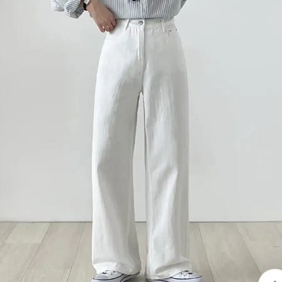화이트 코튼 와이트팬츠 S