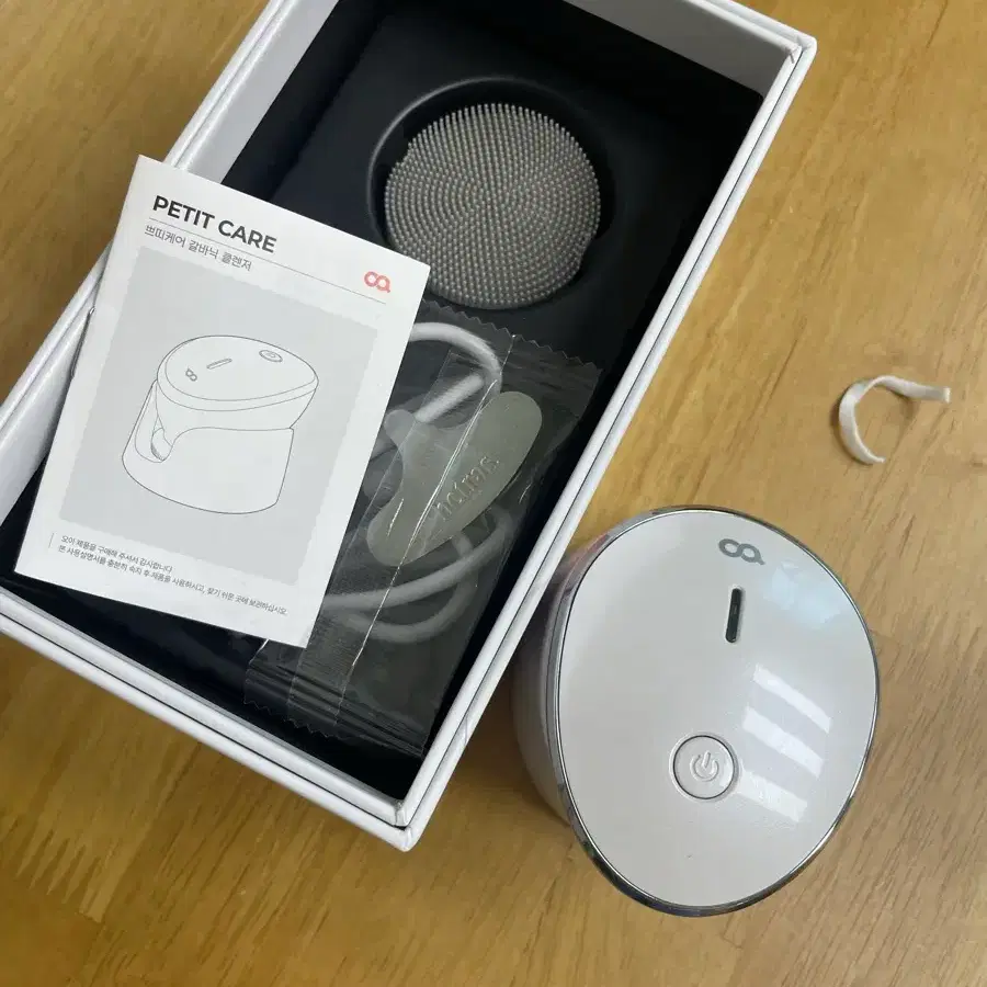 쁘띠케어 갈바닉 클렌저 OA-BU024 화이트