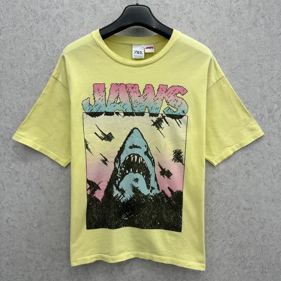 105 자라 JAWS 남자 반팔 티셔츠