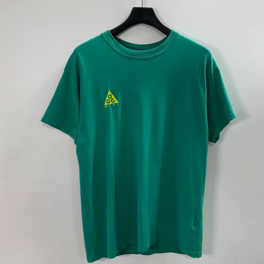 나이키 ACG 로고 그린 반팔티 (on.1602)