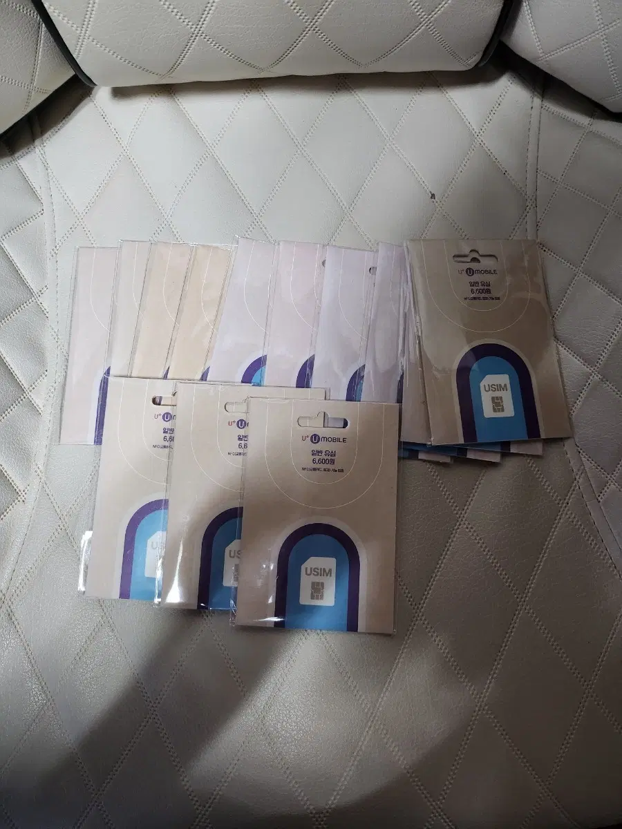 유모바일 일반 USIM 13개 팝니다.