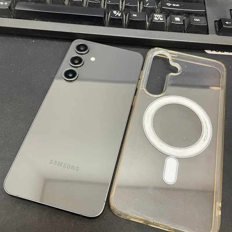 갤럭시S24FE 블랙 256GB 가성비좋은 중고32만5천팝니다