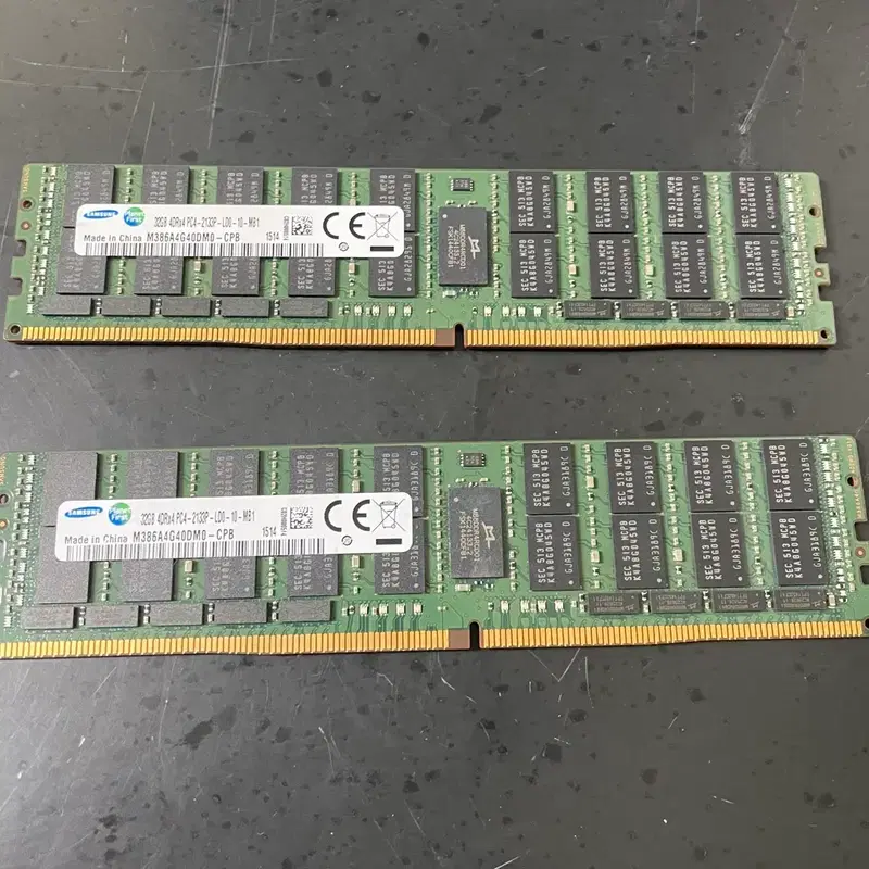 삼성 서버용 램 32gb 두 개 판매합니다.(총64gb)