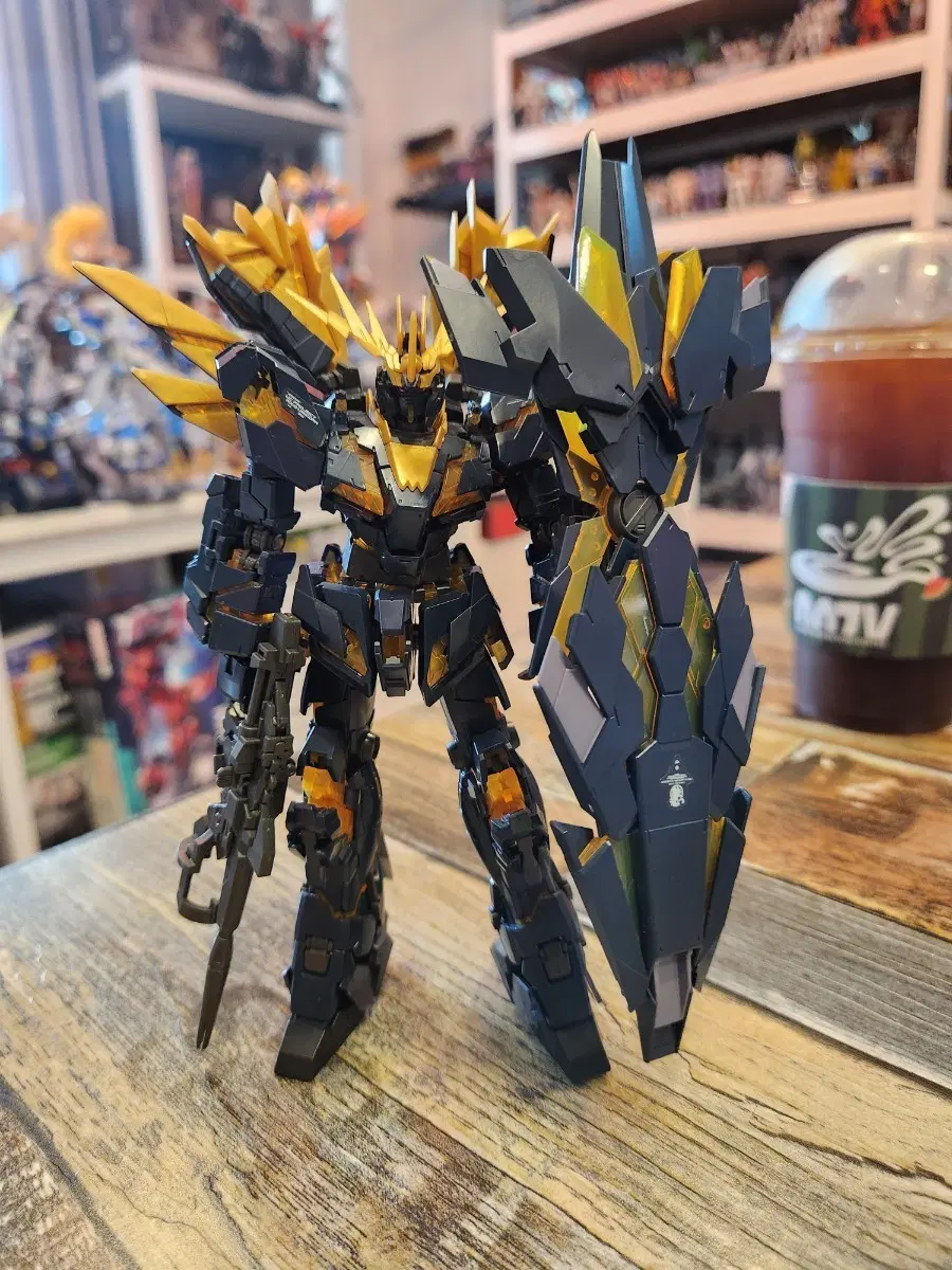 RG 밴시 건담