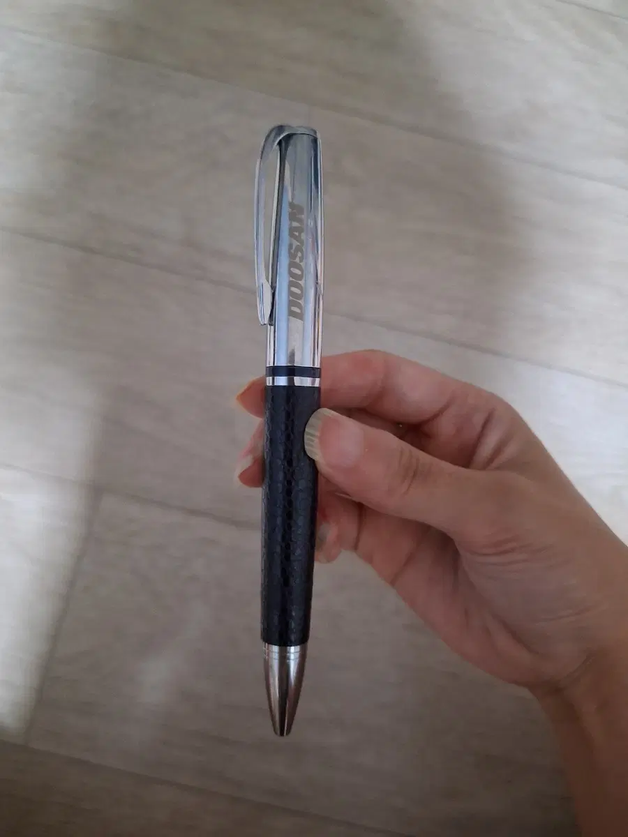 두산 만년필 실버 블랙