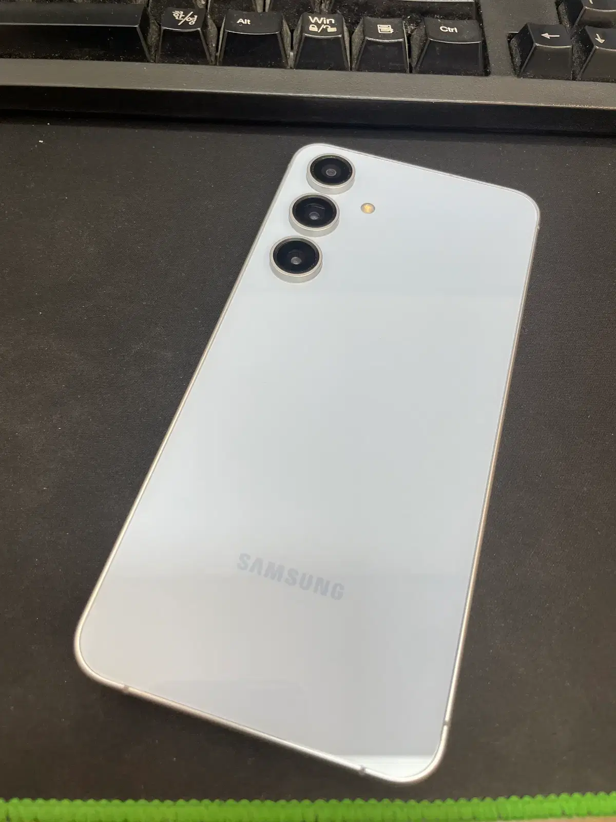 갤럭시S24FE 블루 256GB 무잔상 상태좋은 중고45만3천팝니다