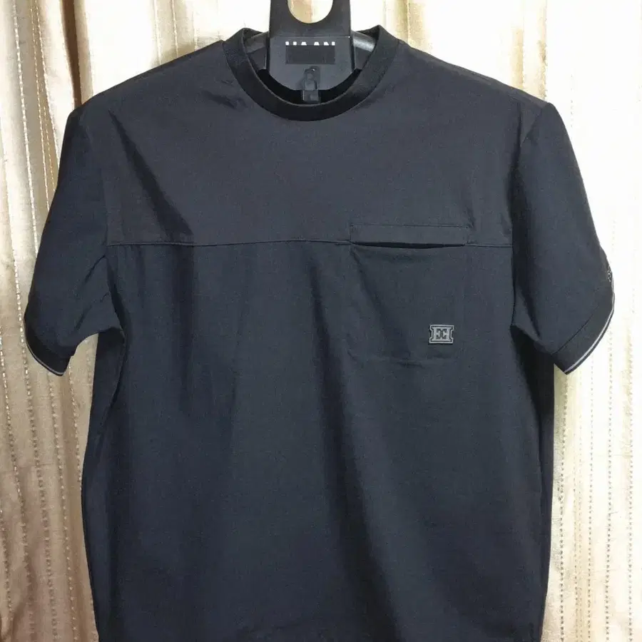 ESCADA 화이트라벨 텍스쳐 우븐 반팔티 95