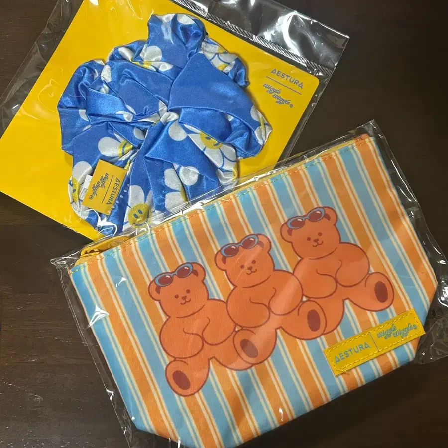 위글위글 x 에스트라 콜라보 파우치&스크런치 일괄