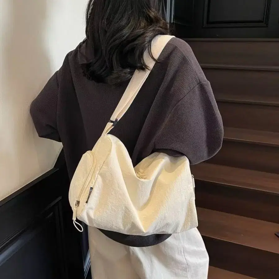 수납공간 넉넉한 가방