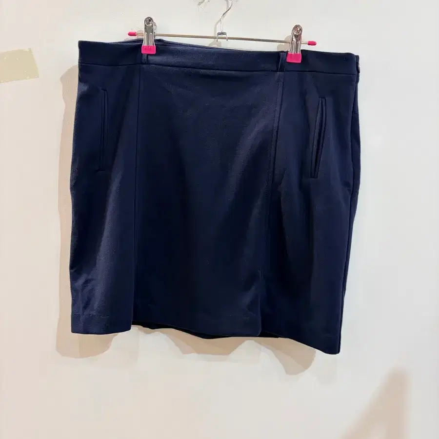 새상품 타미힐피거 네이비 춘추용 치마