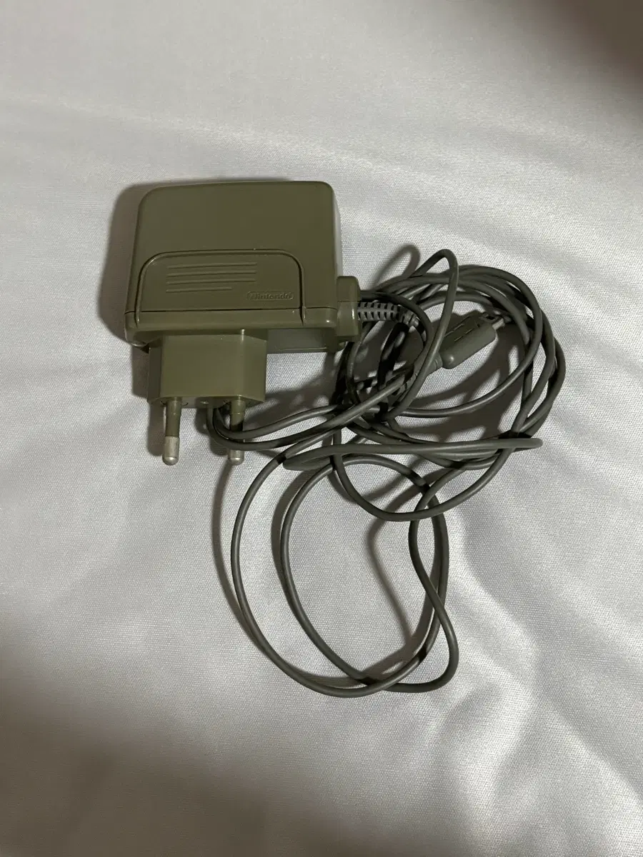 닌텐도 ds lite 전용 정품 충전기 판매합니다