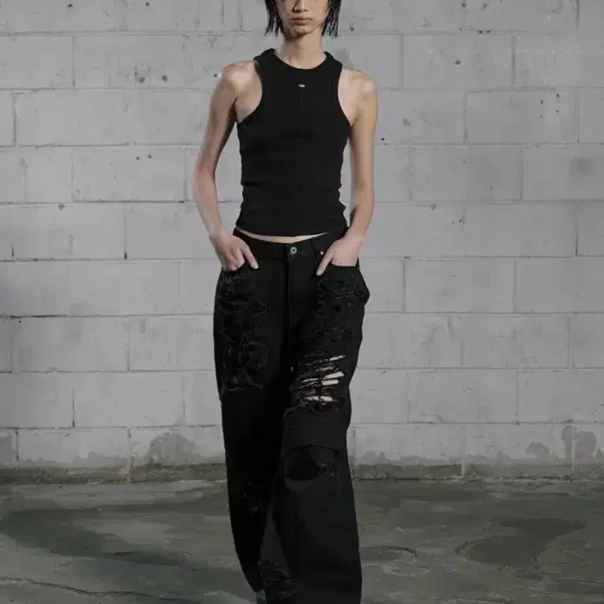 보해미안서울 KNEE OPEN RIPPED WIDE JEANS, BLACK