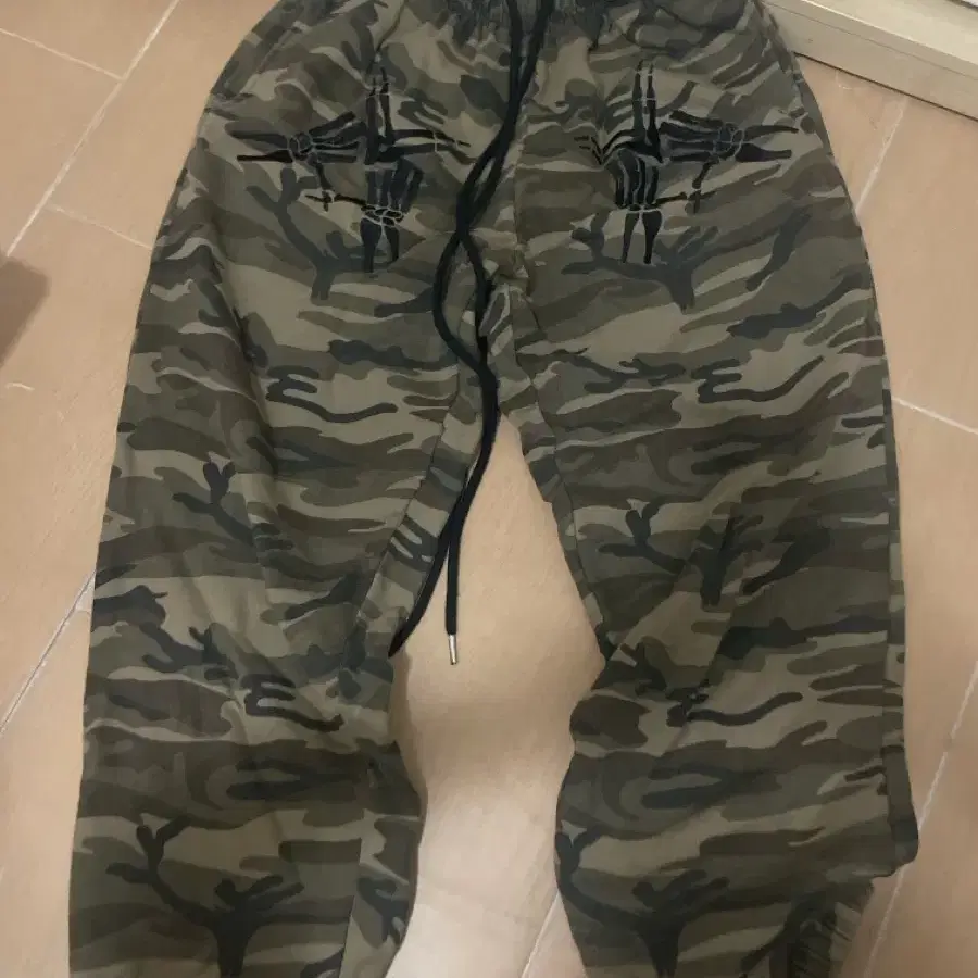 구슬웨어 카모 조거팬츠