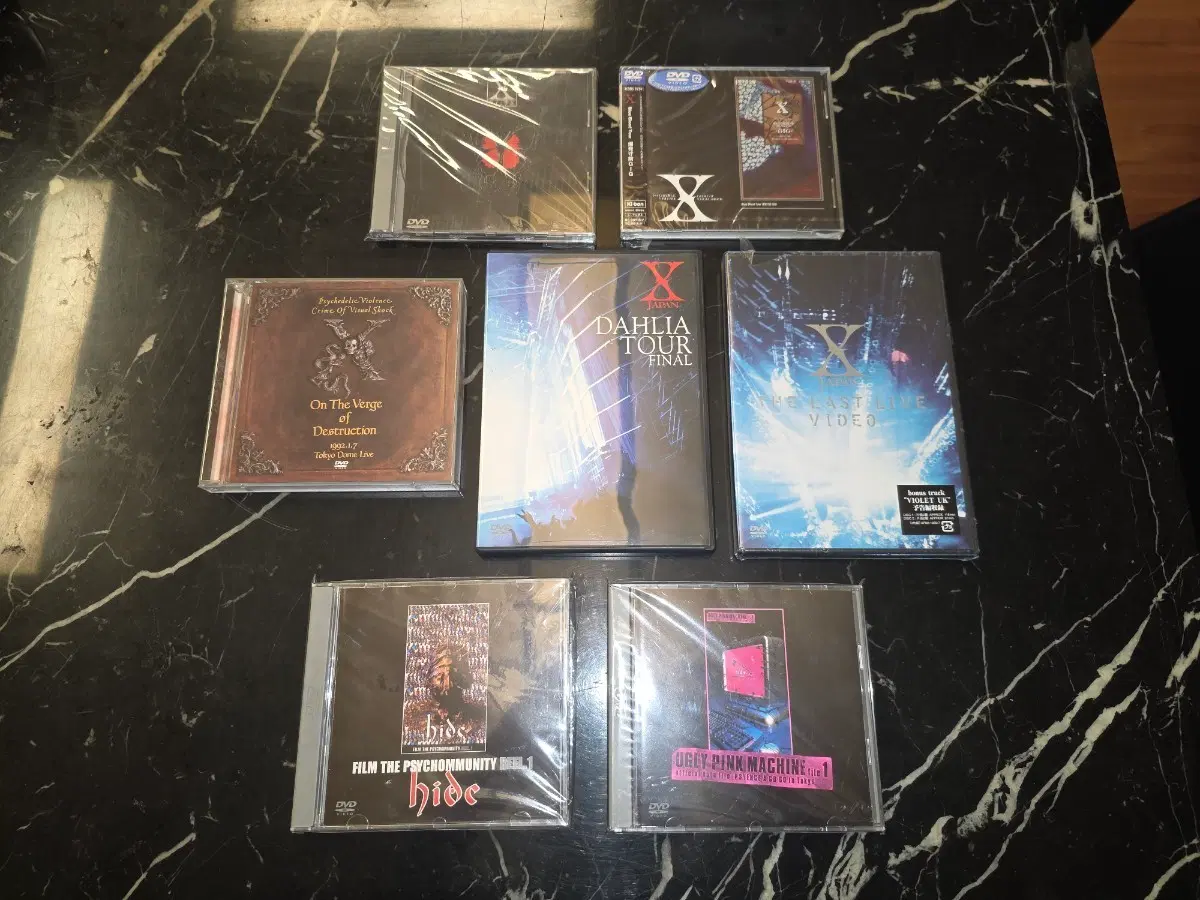 X-JAPAN hide CD 및 DVD, VHS 컬렉션 다수 판매합니다.