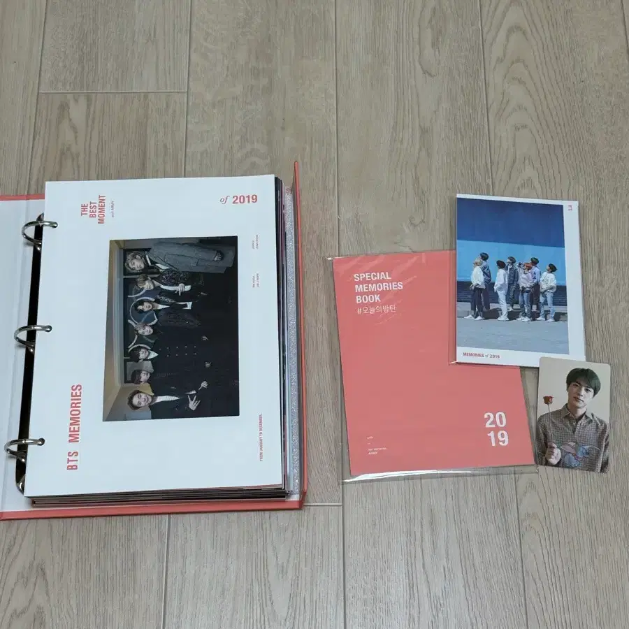 BTS 방탄 메모리즈 2019 DVD 포토북 (포카 진)