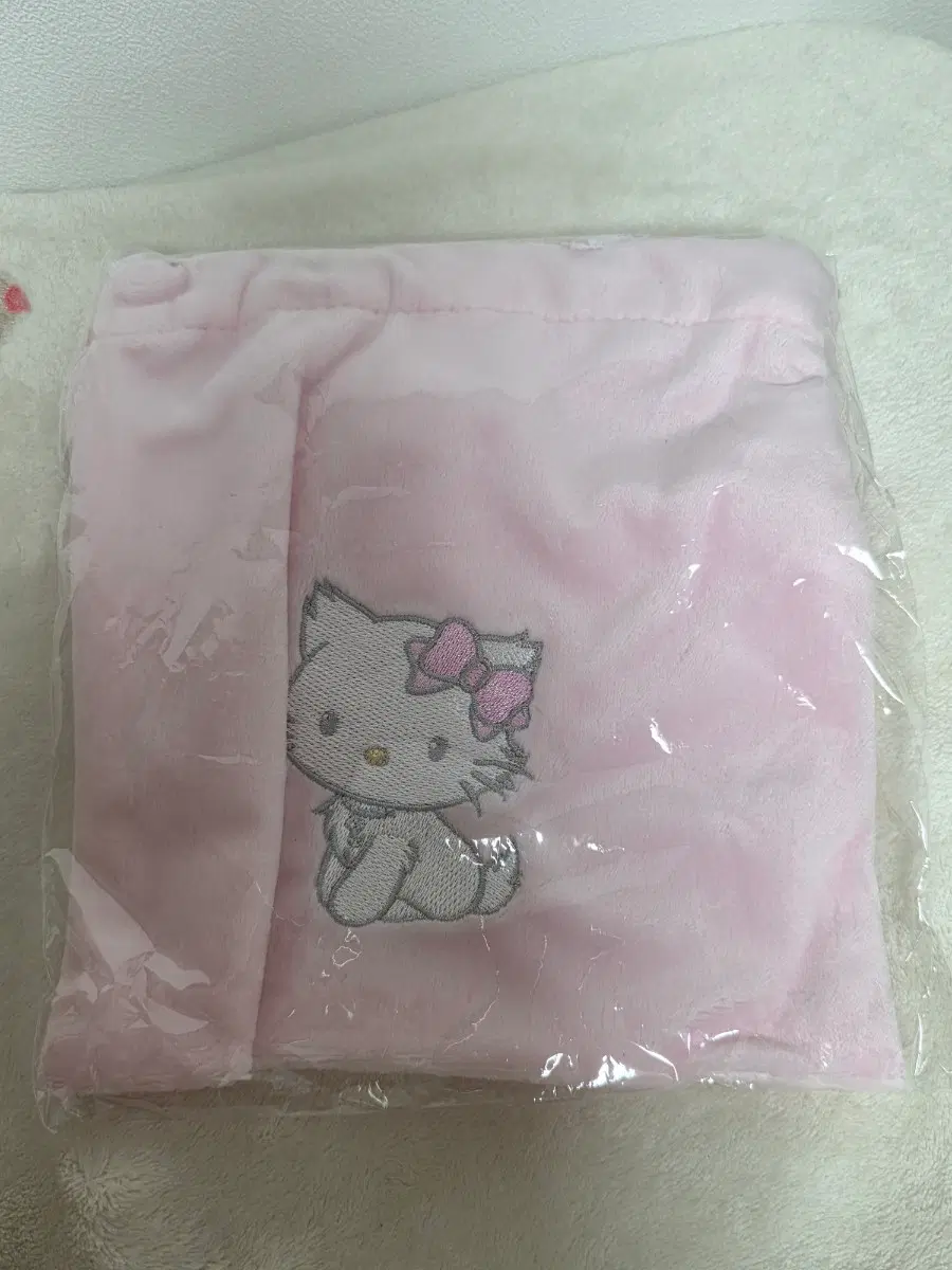챠미키티 조이개 파우치
