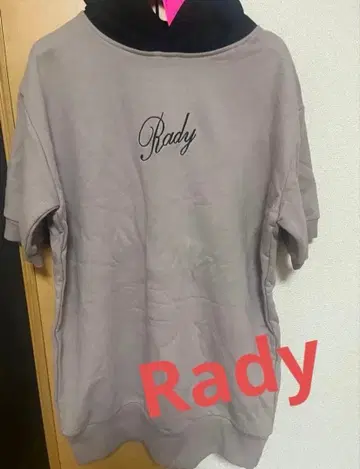 [ 미사용 새상품 ] Rady 로고 자수 반팔 후드티