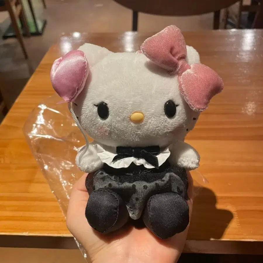 산리오 레이스 쉬폰 헬로키티 마스코트홀더 키링 인형