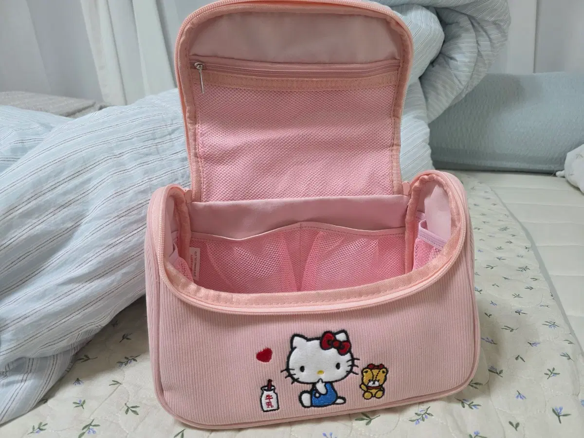 키티 핑크 파우치 가방