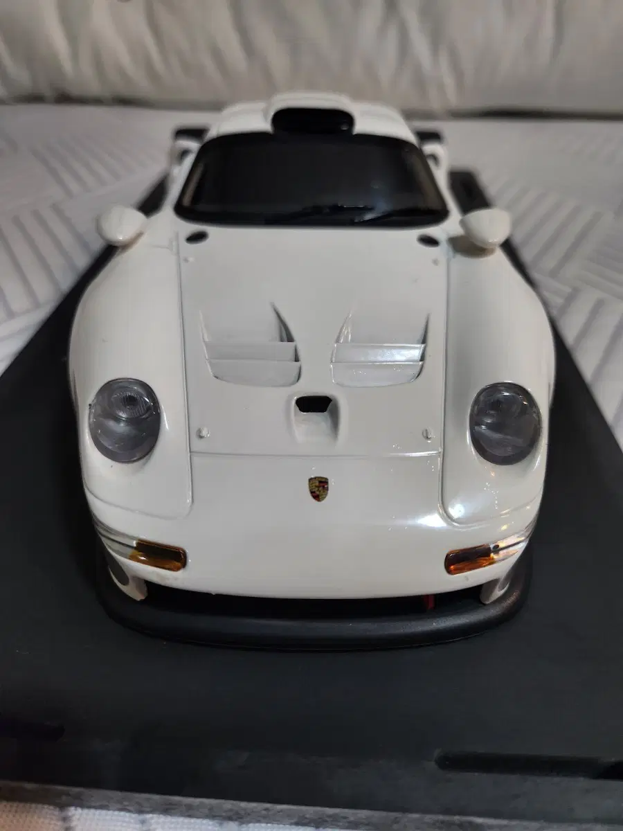 ut 모델스 포르쉐 911 GT1 1/18 1:18
