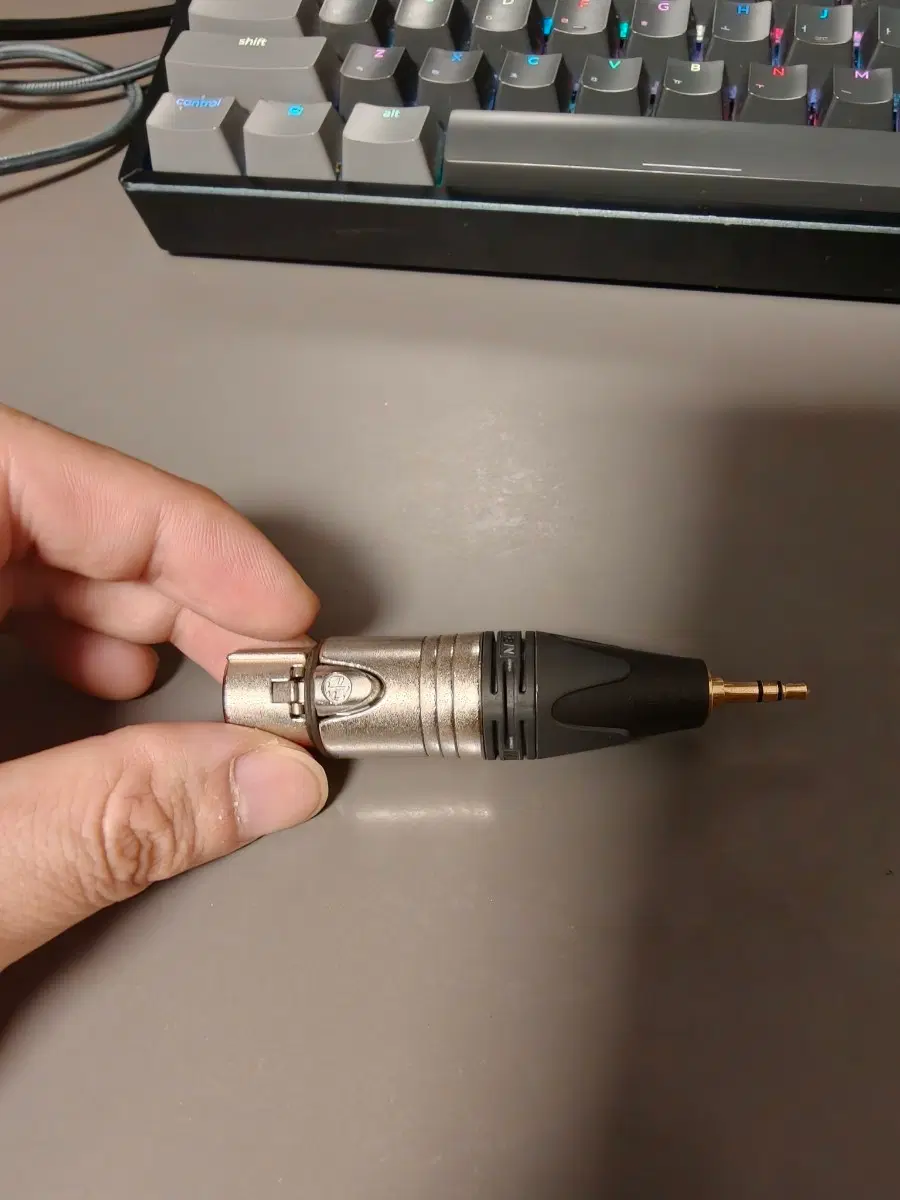 뉴트릭4pin xlr to 3.5mm 헤드폰 변환 젠더