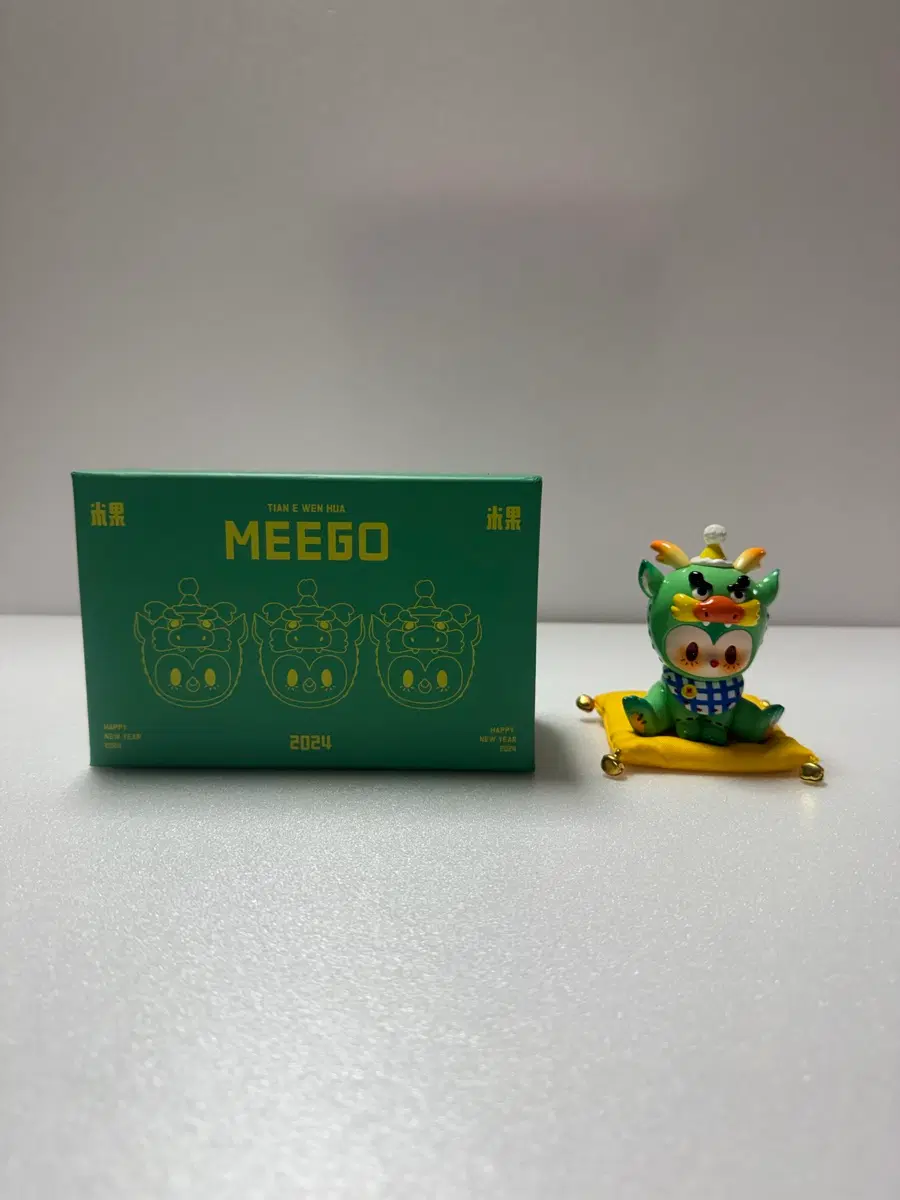 해외작가 MEEGO 미고 2024 청룡 아트토이 피규어 국내미출시