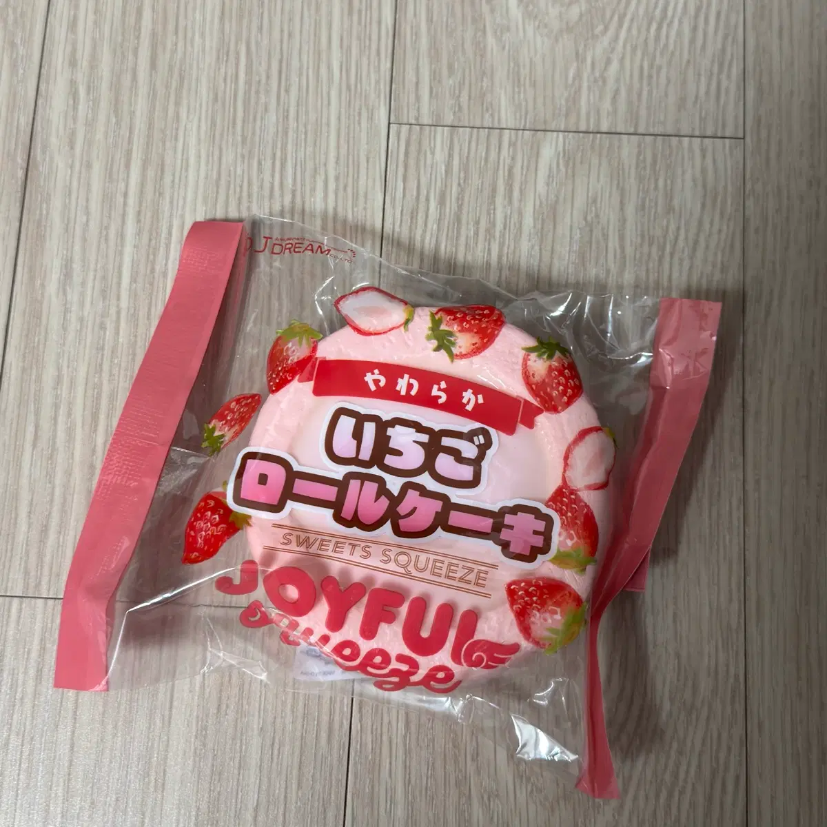 조이풀 딸기 롤케이크 디저트 스퀴시 말랑이 스퀴즈