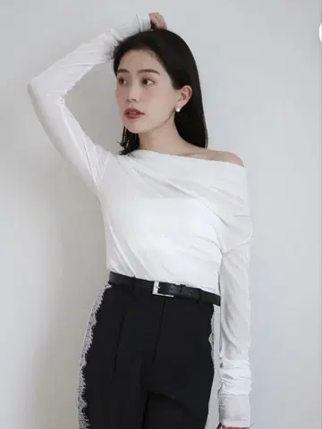 anuans(아뉴앙스) 아세테이트 개더 드레이프 컷 상의