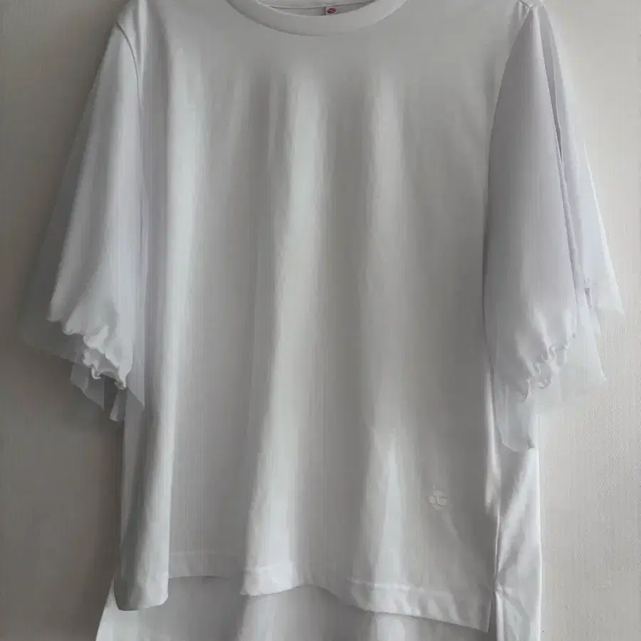 화이트 레이어드 반팔티(huit 8 PARIS )