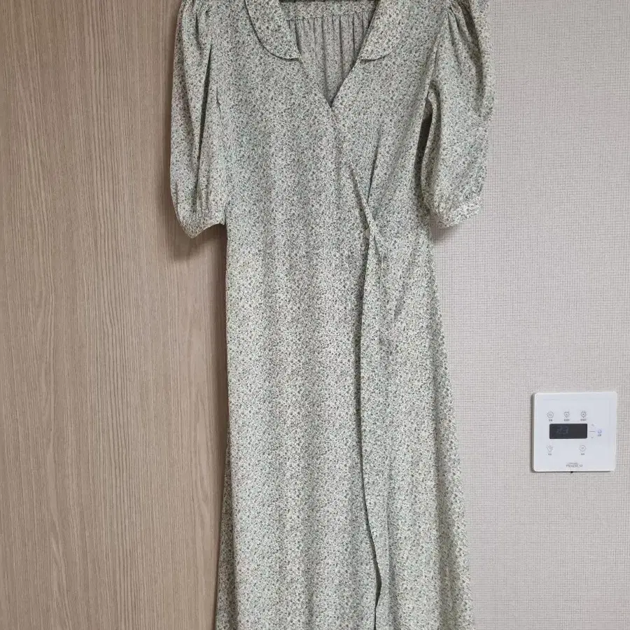 둥근카라 플라워프린팅 랩 원피스