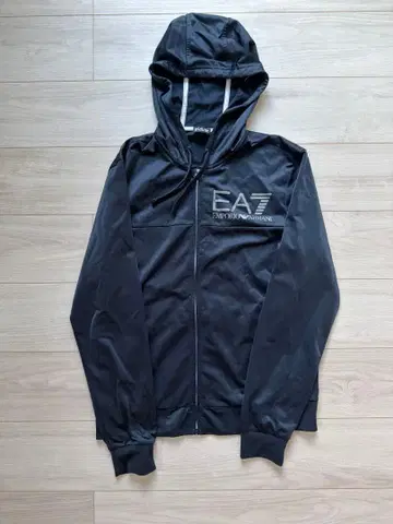 EA7 엠포리오 아르마니 후드티 M~L 상당 후디