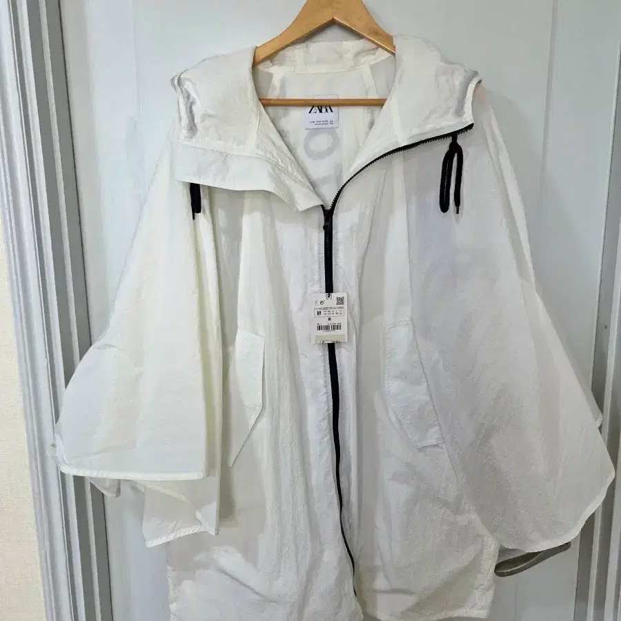 ZARA MAN 화이트 후드 바람막이 M