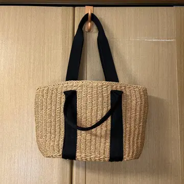 내추럴 소재 바스켓백 블랙 핸들