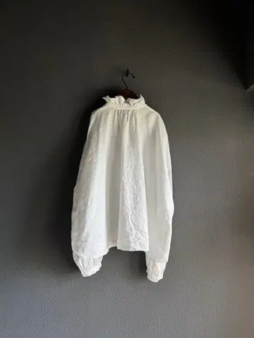 12closet 린넨 프릴 블라우스