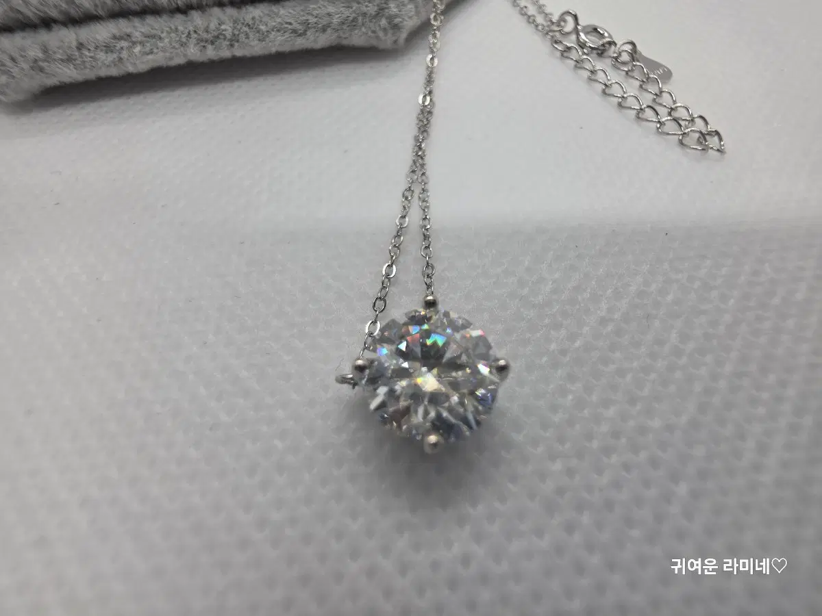3캐럿 모이사나이트 목걸이 (925 실버 / 새상품)