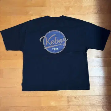 [ Keboz ] 쿠라미세점 한정판 BB LOGO TEE 블랙 L 사이즈
