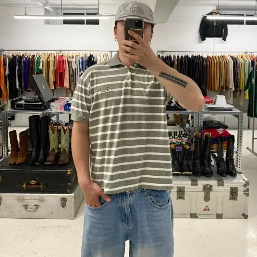 쿠레쥬 옴므 보더 스트리이프 카라티