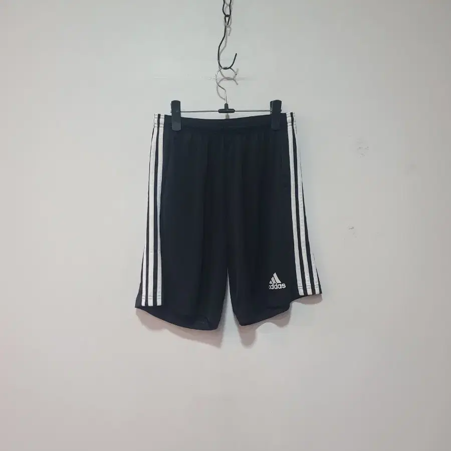 아디다스 트레이닝 반바지 블랙