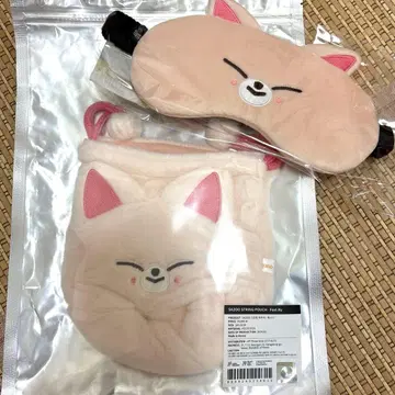 [공식] 아이엔 STRING POUCH Foxl.Ny