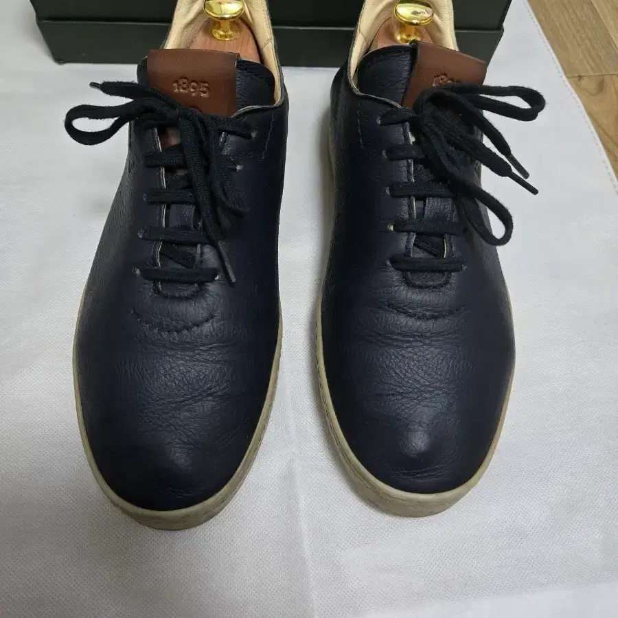 벨루티 스니커즈 260