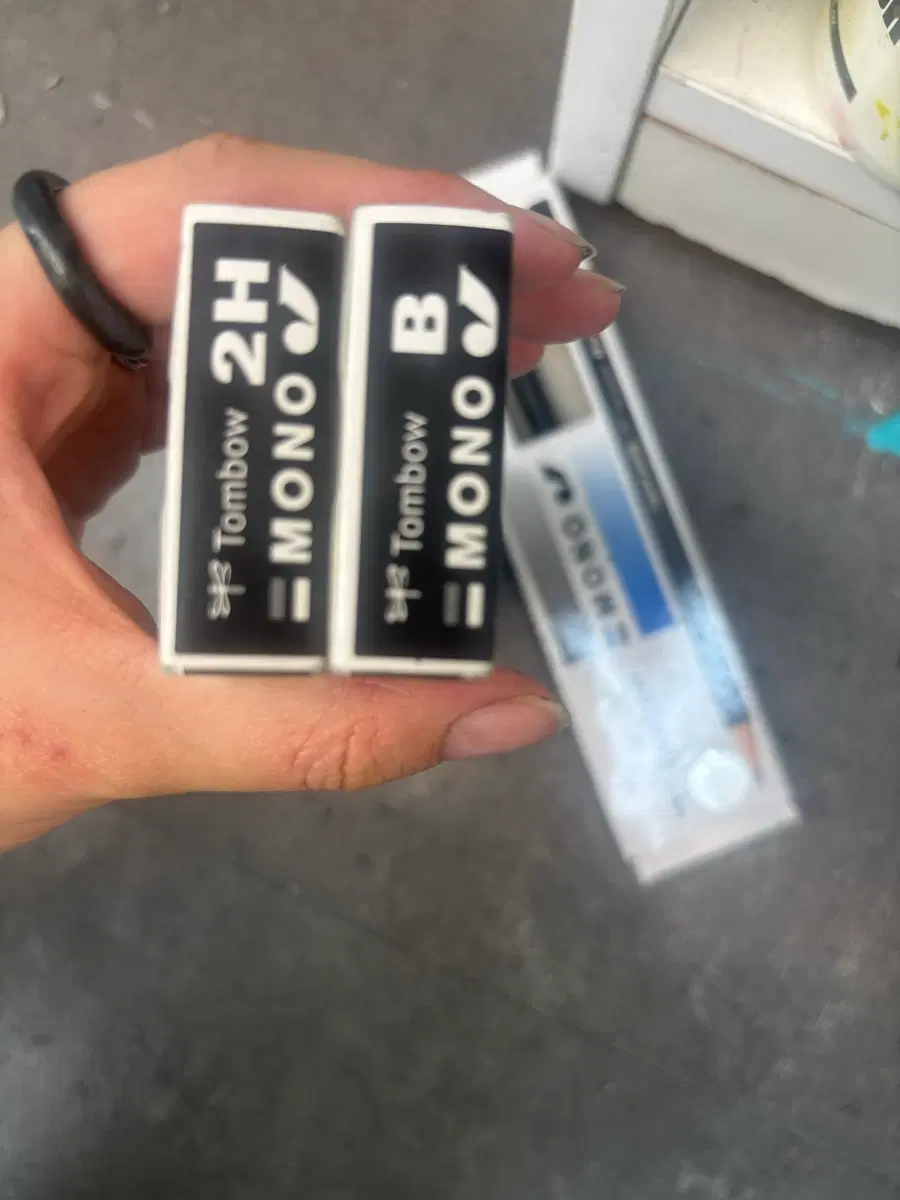 톰보우 모노 연필 B / 2H 양도합니다