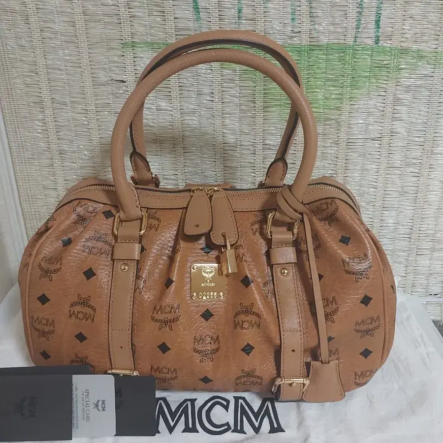 새제품급정품)MCM 비세토스 숄더백 브라운