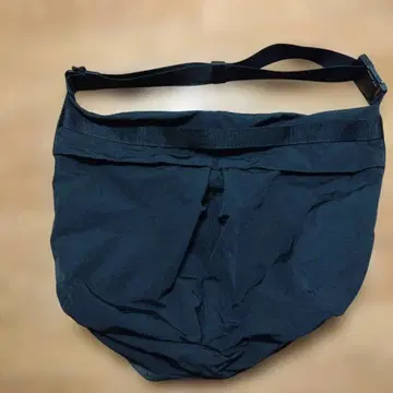 유니클로 패커블 숄더백