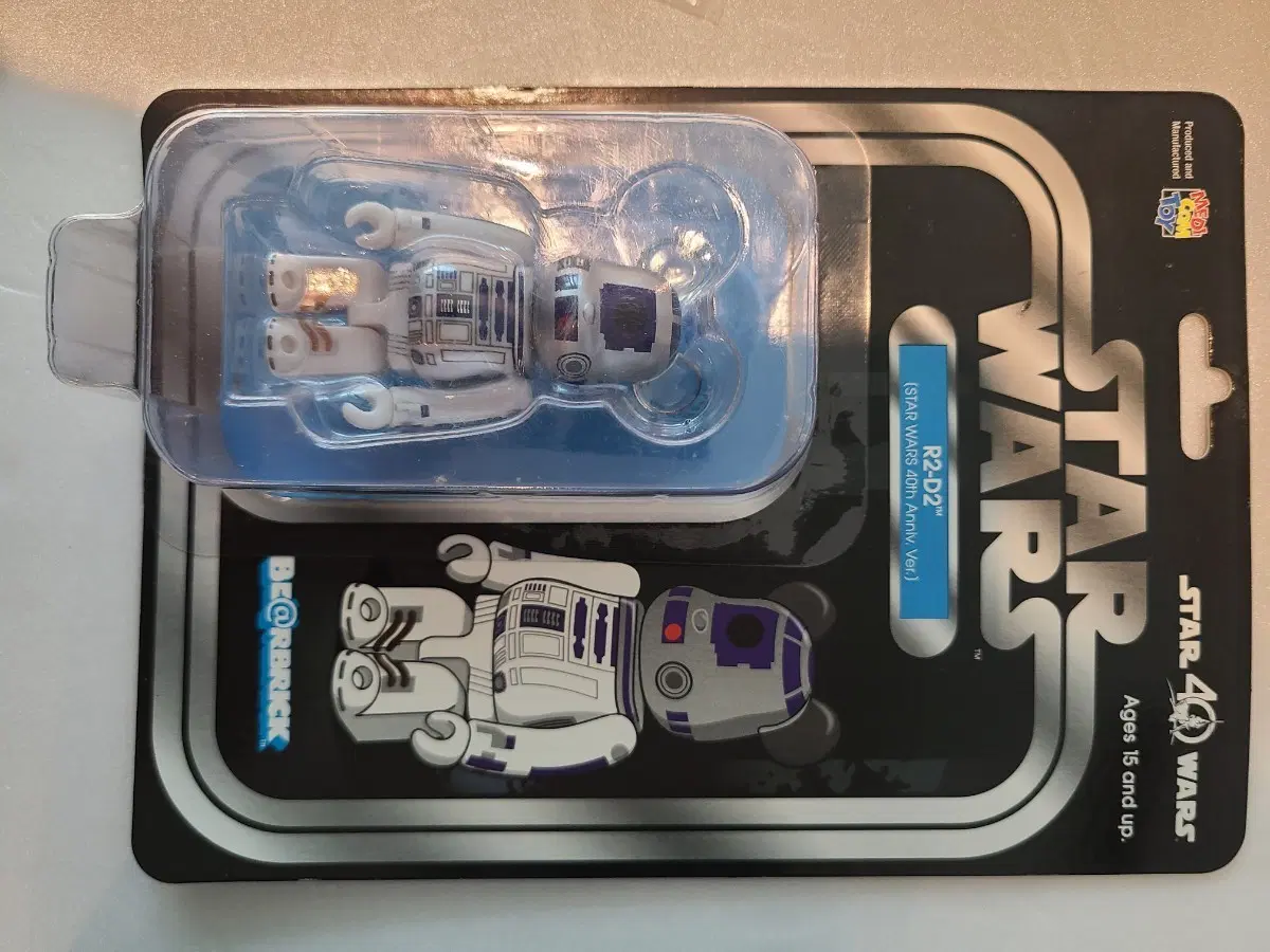 베어브릭 r2d2 100%
