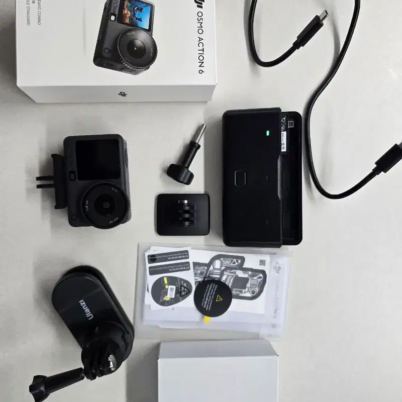 (급처 1주일전 구매) DJI 오즈모 액션 6 스탠다드 콤보