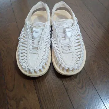 KEEN 샌들
